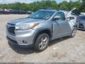 Photo 2 of 17 — 2016 Toyota Highlander