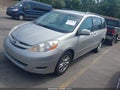 Photo 2 of 10 — 2009 Toyota Sienna