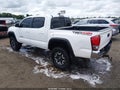2016 Toyota Tacoma — photo 3 of 17 | VIN 3TMCZ5AN2GM010868