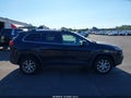 Photo 13 of 16 — 2015 Jeep Cherokee