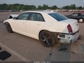 2022 Chrysler 300 — photo 3 of 16 | VIN 2C3CCABG2NH163535