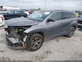 2019 Toyota Highlander — photo 2 of 16 | VIN 5TDZZRFHXKS357832