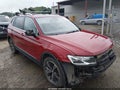 2018 Volkswagen Tiguan — photo 1 of 17 | VIN 3VV2B7AX0JM144414