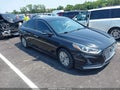 2019 Hyundai Sonata Hybrid — photo 1 of 17 | VIN KMHE24L3XKA090599