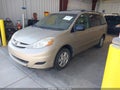 Photo 2 of 12 — 2007 Toyota Sienna