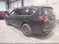 2017 Chrysler Pacifica — photo 3 of 16 | VIN 2C4RC1BG3HR554892