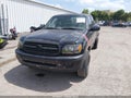 2000 Toyota Tundra — photo 2 of 11 | VIN 5TBRT3419YS085425