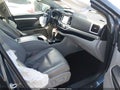 2017 Toyota Highlander — photo 5 of 16 | VIN 5TDJZRFHXHS430008
