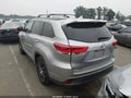 2018 Toyota Highlander — photo 3 of 16 | VIN 5TDJZRFH3JS549329