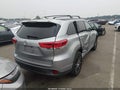 2018 Toyota Highlander — photo 4 of 16 | VIN 5TDJZRFH3JS549329
