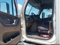 2014 Freightliner Cascadia 125 — photo 6 of 19 | VIN 3AKJGED5XESFL2378