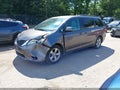 2014 Toyota Sienna — photo 2 of 16 | VIN 5TDKK3DC8ES423230