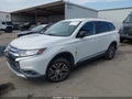 2018 Mitsubishi Outlander — photo 2 of 16 | VIN JA4AD3A33JZ041541