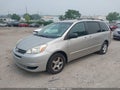 Photo 2 of 11 — 2005 Toyota Sienna