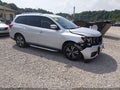 2018 Nissan Pathfinder — photo 1 of 17 | VIN 5N1DR2MM1JC608363