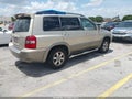 Photo 4 of 11 — 2004 Toyota Highlander