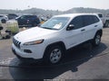 2016 Jeep Cherokee — photo 2 of 13 | VIN 1C4PJLAB8GW168022