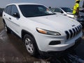 2016 Jeep Cherokee — photo 6 of 13 | VIN 1C4PJLAB8GW168022