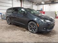 2019 Chrysler Pacifica — photo 1 of 18 | VIN 2C4RC1FG8KR732961