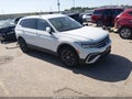 2022 Volkswagen Tiguan — photo 1 of 17 | VIN 3VV3B7AX1NM169073