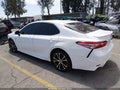 2018 Toyota Camry — photo 3 of 19 | VIN 4T1B11HK6JU558054