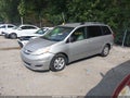 Photo 2 of 11 — 2008 Toyota Sienna
