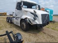 2019 Volvo VNL — photo 1 of 12 | VIN 4V4NC9EG3KN206639