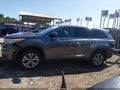 2016 Toyota Highlander — photo 15 of 17 | VIN 5TDBKRFH8GS298003