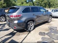 2016 Toyota Highlander — photo 4 of 17 | VIN 5TDBKRFH8GS298003