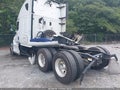 2016 Freightliner Cascadia 125 — photo 3 of 17 | VIN 3AKJGLDR4GSGZ1892