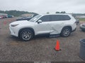 2026 Toyota Highlander — photo 2 of 16 | VIN 5TDAAAA51TS047282