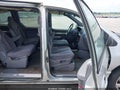 2000 Dodge Grand Caravan — photo 5 of 17 | VIN 1B4GP44G4YB542241