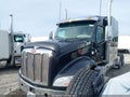 2018 Peterbilt 579 — photo 2 of 15 | VIN 1XPBD49X1JD472219