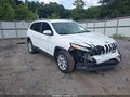 2015 Jeep Cherokee — photo 1 of 16 | VIN 1C4PJLCB5FW770999