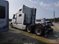 2023 Volvo VNL — photo 14 of 15 | VIN 4V4NC9EH1PN615884