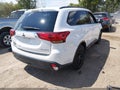 2018 Mitsubishi Outlander — photo 4 of 17 | VIN JA4AD3A31JZ048441