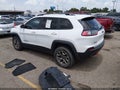 2020 Jeep Cherokee — photo 3 of 17 | VIN 1C4PJMBX2LD590311