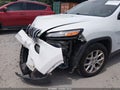 2014 Jeep Cherokee — photo 6 of 16 | VIN 1C4PJLCS7EW105858