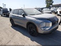 2024 Mitsubishi Outlander — photo 1 of 17 | VIN JA4J3VA87RZ007222