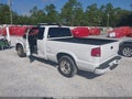 1999 GMC Sonoma — photo 3 of 16 | VIN 1GTCS19X5X8532983