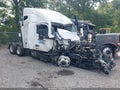 2025 Kenworth T680 — photo 1 of 14 | VIN 1XKYDP9X8SJ386250
