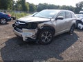 2016 Toyota Highlander — photo 2 of 16 | VIN 5TDKKRFH2GS146914