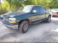 2001 Chevrolet Silverado 1500 — photo 2 of 11 | VIN 1GCEK19T11E157737