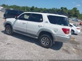 2003 Toyota Sequoia — photo 3 of 16 | VIN 5TDZT34A53S176935
