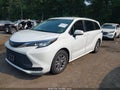 2022 Toyota Sienna — photo 2 of 16 | VIN 5TDKRKEC1NS094648