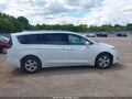 2017 Chrysler Pacifica — photo 13 of 16 | VIN 2C4RC1EG7HR539081