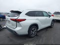 2022 Toyota Highlander — photo 4 of 17 | VIN 5TDGZRAH6NS119074