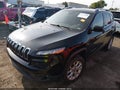 2017 Jeep Cherokee — photo 2 of 16 | VIN 1C4PJMCS3HW648330