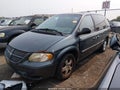 2005 Dodge Caravan — photo 2 of 11 | VIN 1D4GP45R05B375121