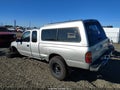 2000 Toyota Tacoma — photo 3 of 16 | VIN 5TEWN72N0YZ695573